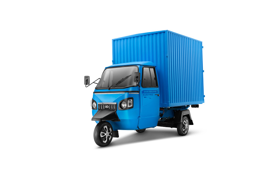 tarou yamada　38000価格変更品 Samurai Helmet - Blue Koi Sculpture. Limited Edition | リヤドロ